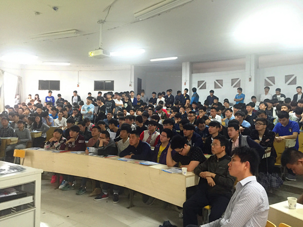 20160521招聘会-2_34682.jpg