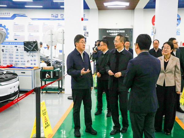 市委书记朱浩东来威廉希尔足球官网调研